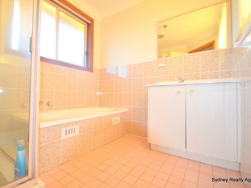 108A Nineteenth Avenue, Hoxton Park NSW 2171