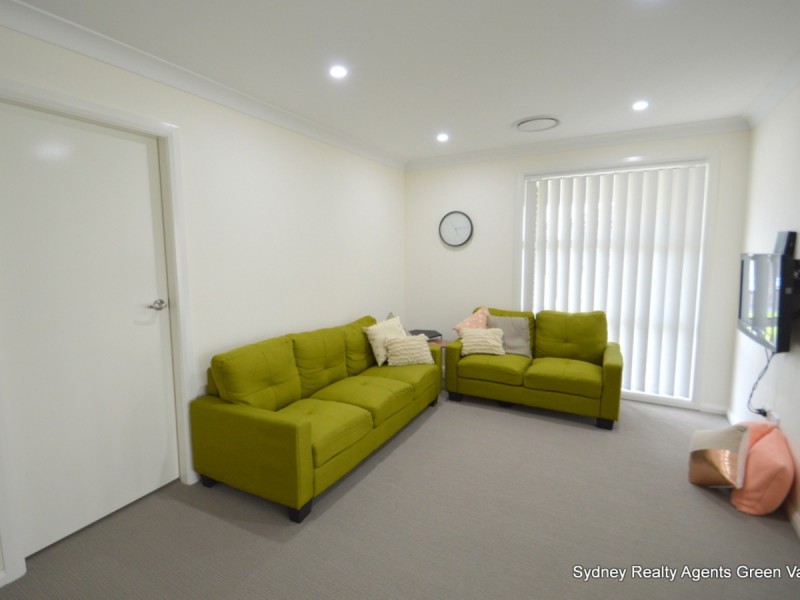 42 Rodeo Drive, Green Valley NSW 2168