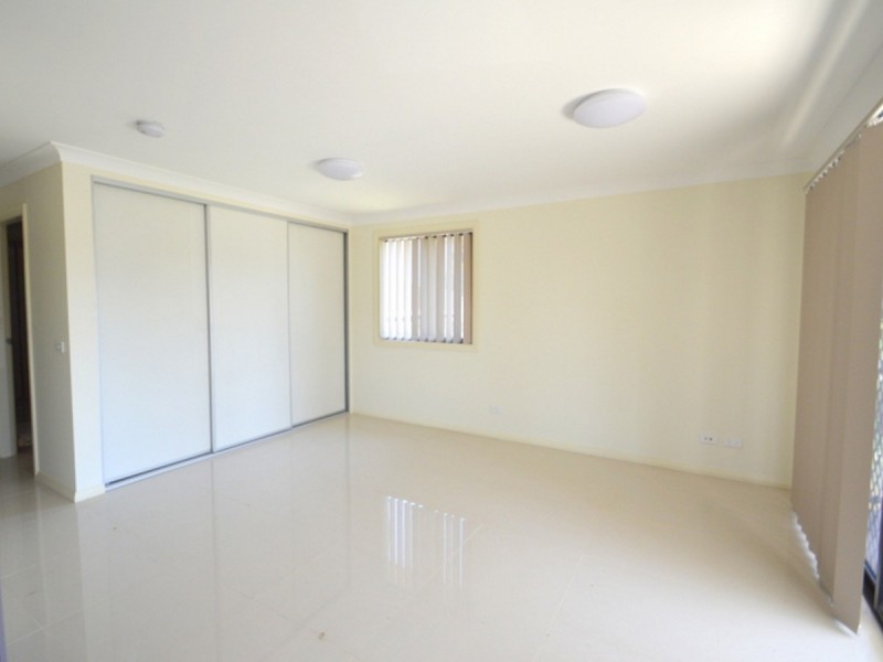 21A Falcon Circuit, Green Valley NSW 2168