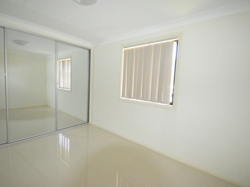 21A Falcon Circuit, Green Valley NSW 2168