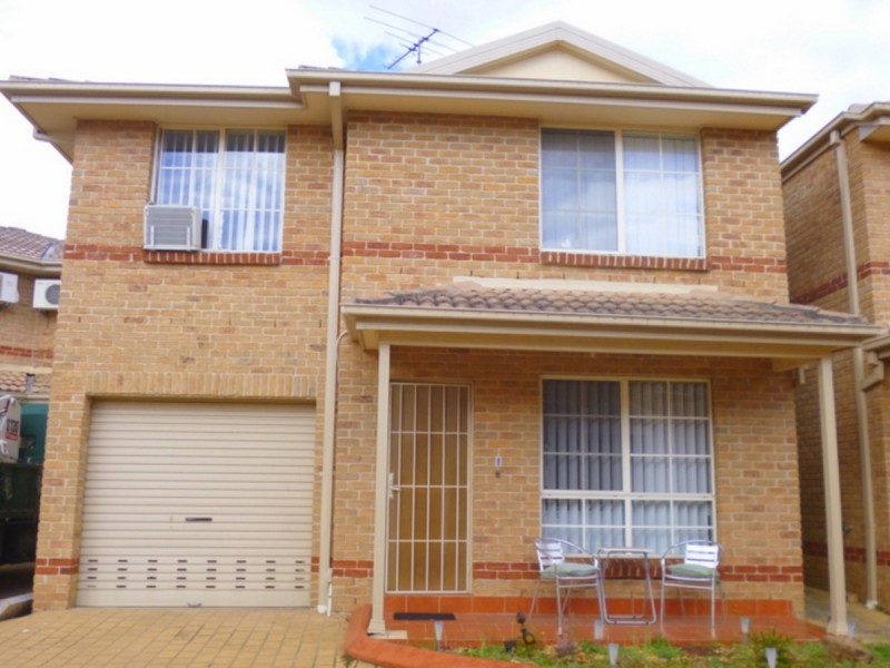 8/28 Warialda Way, Hinchinbrook NSW 2168