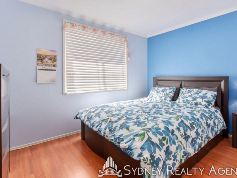 9 Flinders Crescent, Hinchinbrook NSW 2168