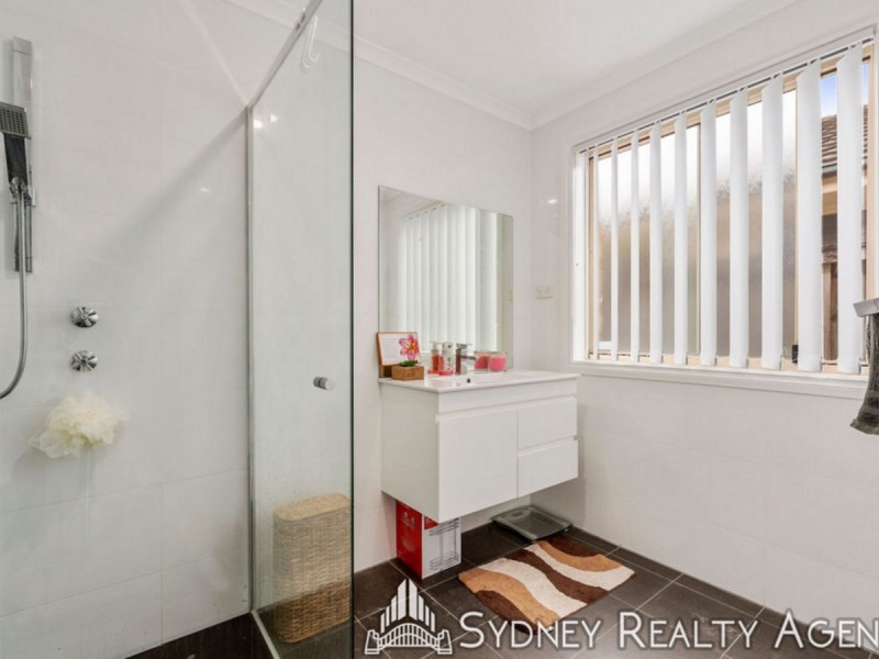 7B Inverell Avenue, Hinchinbrook NSW 2168