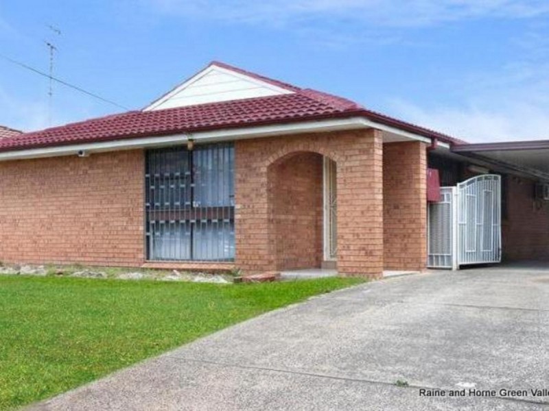 105 St Johns Road, Green Valley NSW 2168