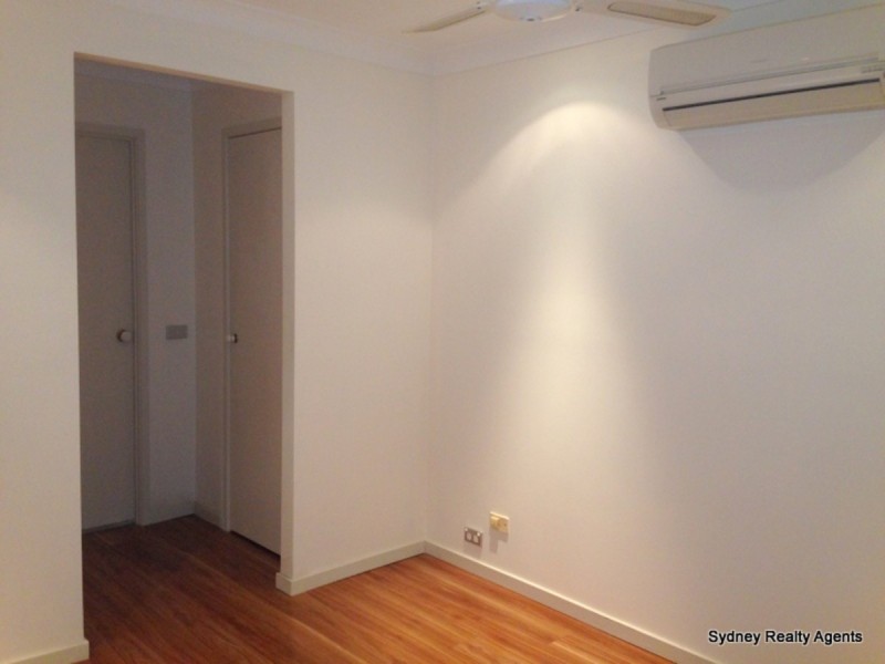 69 Mannow Avenue, West Hoxton NSW 2171