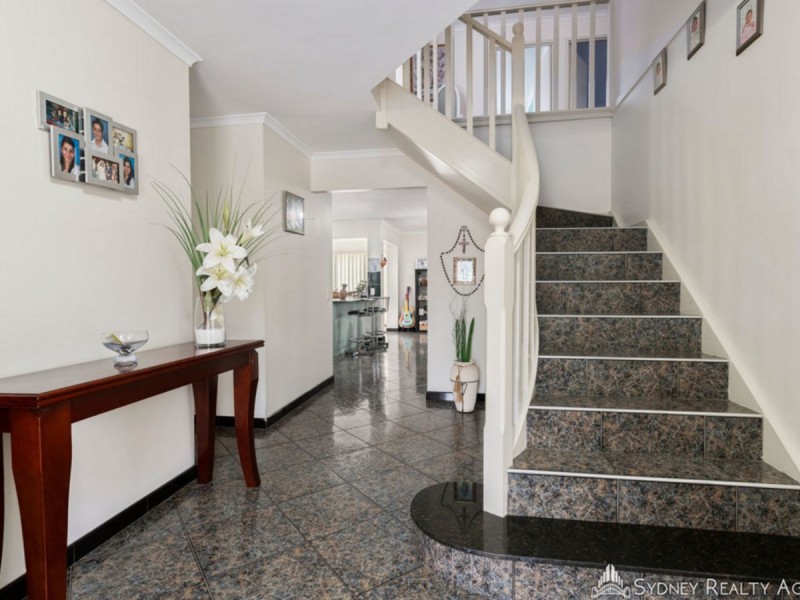 17 Armidale Avenue, Hoxton Park NSW 2171