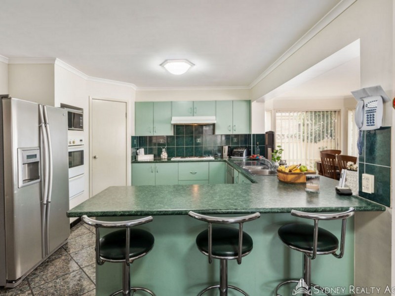 17 Armidale Avenue, Hoxton Park NSW 2171