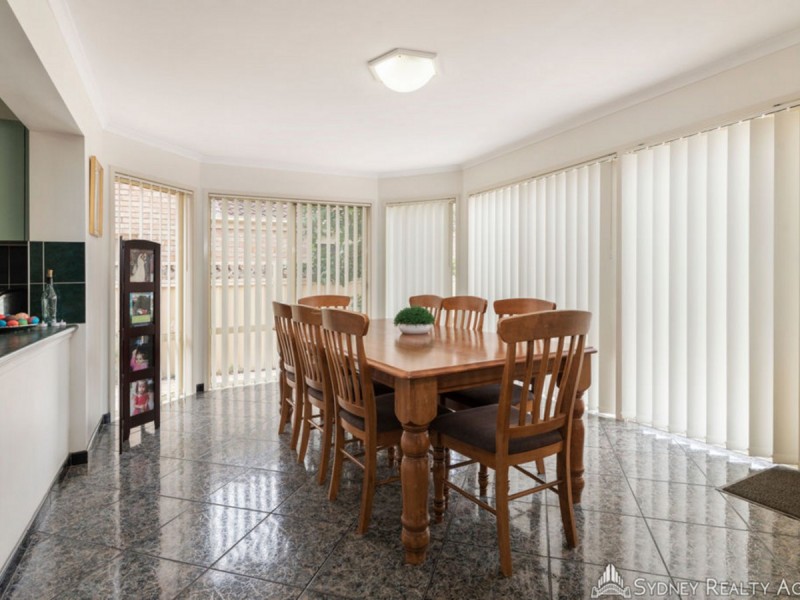 17 Armidale Avenue, Hoxton Park NSW 2171