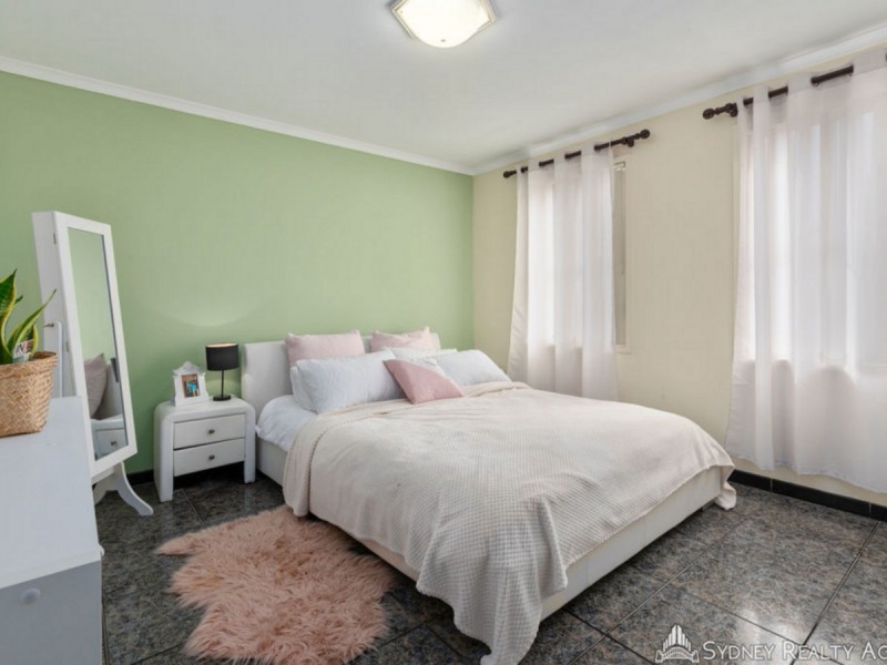 17 Armidale Avenue, Hoxton Park NSW 2171