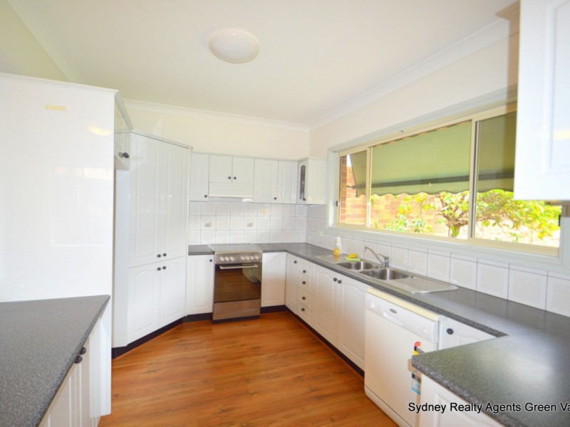 2/182 Wilson Road, Green Valley NSW 2168