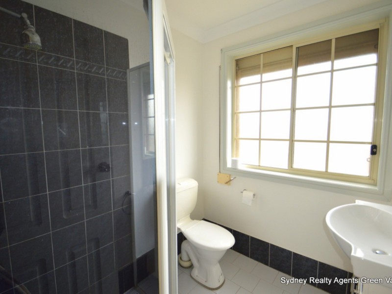 2/182 Wilson Road, Green Valley NSW 2168