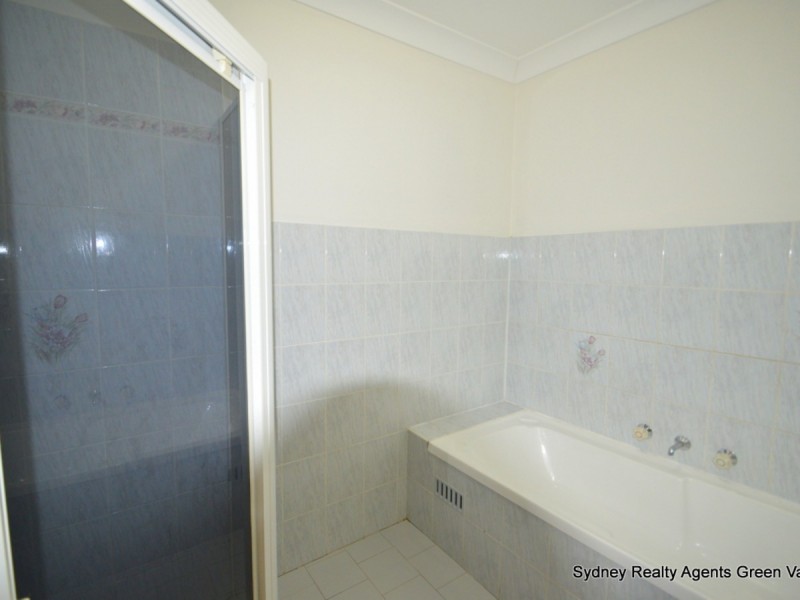 2/182 Wilson Road, Green Valley NSW 2168