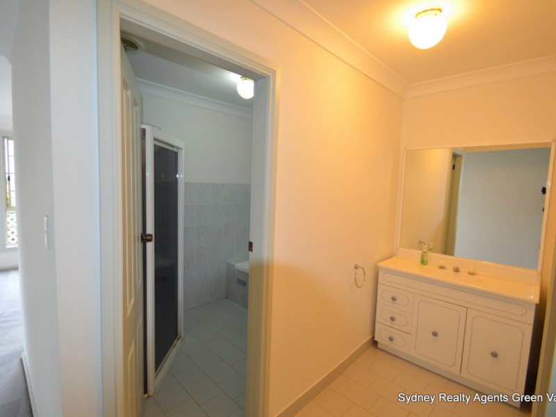 2/182 Wilson Road, Green Valley NSW 2168