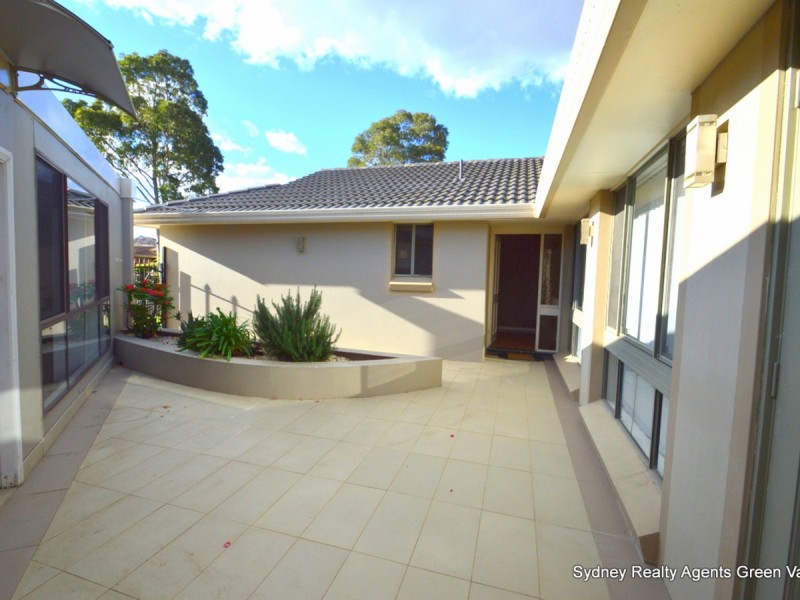 11 Fitzroy Close, Hinchinbrook NSW 2168