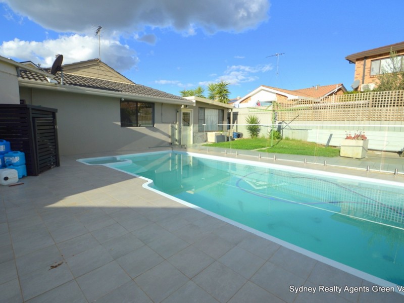 11 Fitzroy Close, Hinchinbrook NSW 2168