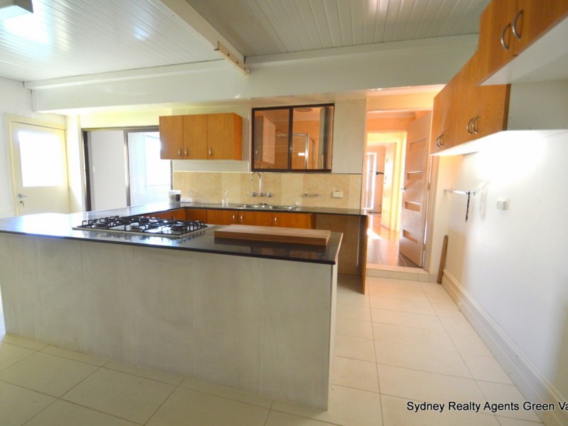 11 Fitzroy Close, Hinchinbrook NSW 2168