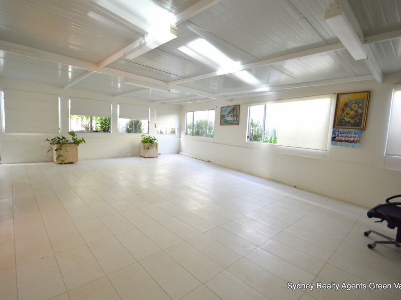 11 Fitzroy Close, Hinchinbrook NSW 2168