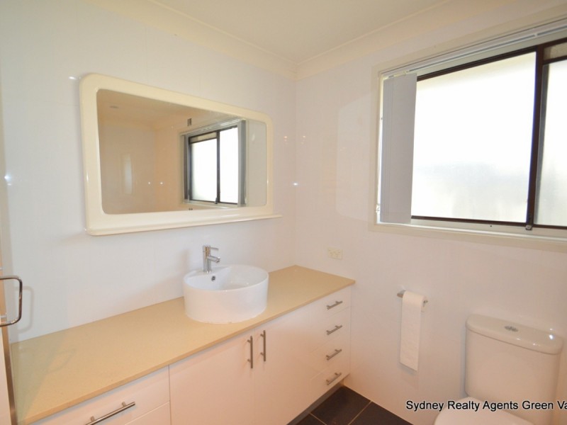 11 Fitzroy Close, Hinchinbrook NSW 2168