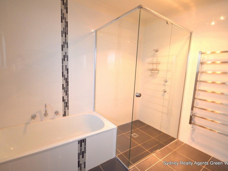 11 Fitzroy Close, Hinchinbrook NSW 2168