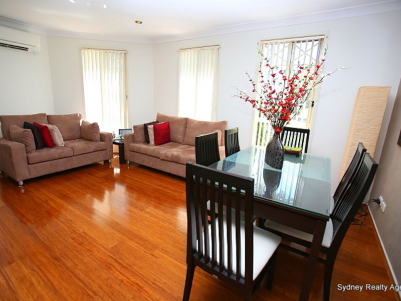 8 Gould Street, West Hoxton NSW 2171