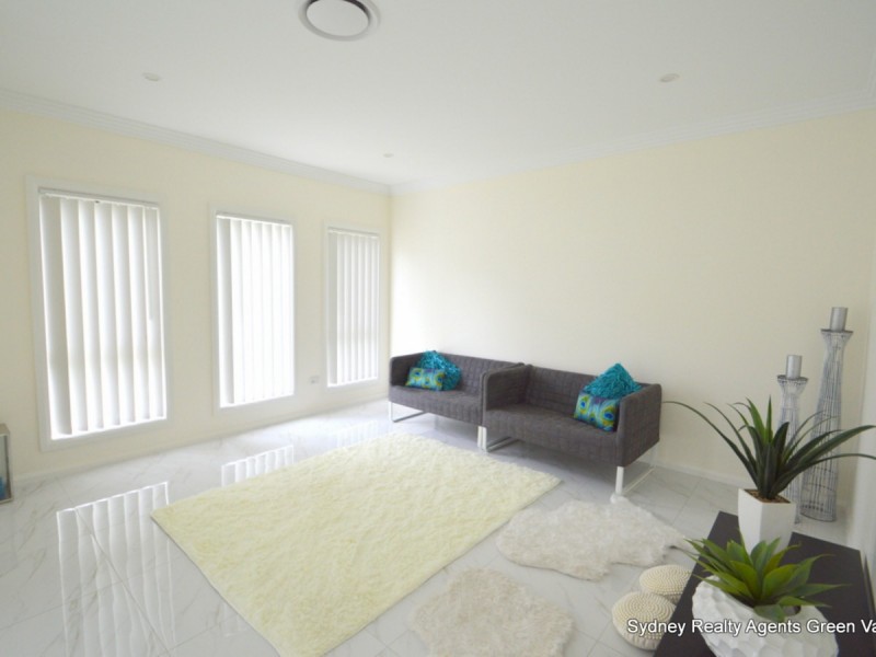 42 Rodeo Drive, Green Valley NSW 2168