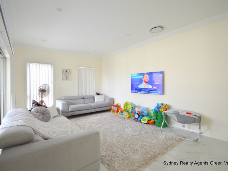 42 Rodeo Drive, Green Valley NSW 2168