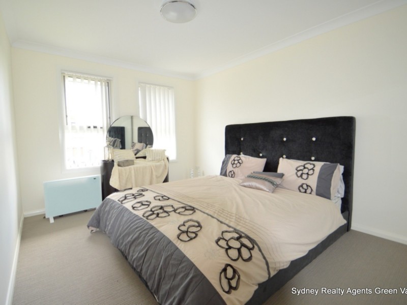 42 Rodeo Drive, Green Valley NSW 2168