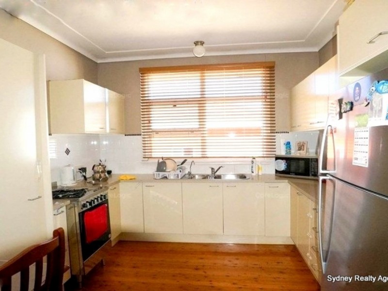 14 Rawson Road, Fairfield West NSW 2165