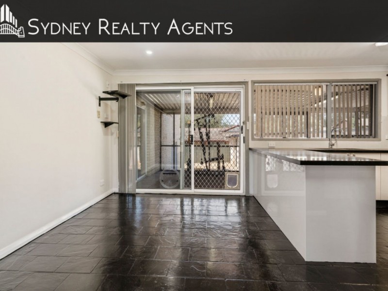 6 Amanda Place, Ingleburn NSW 2565