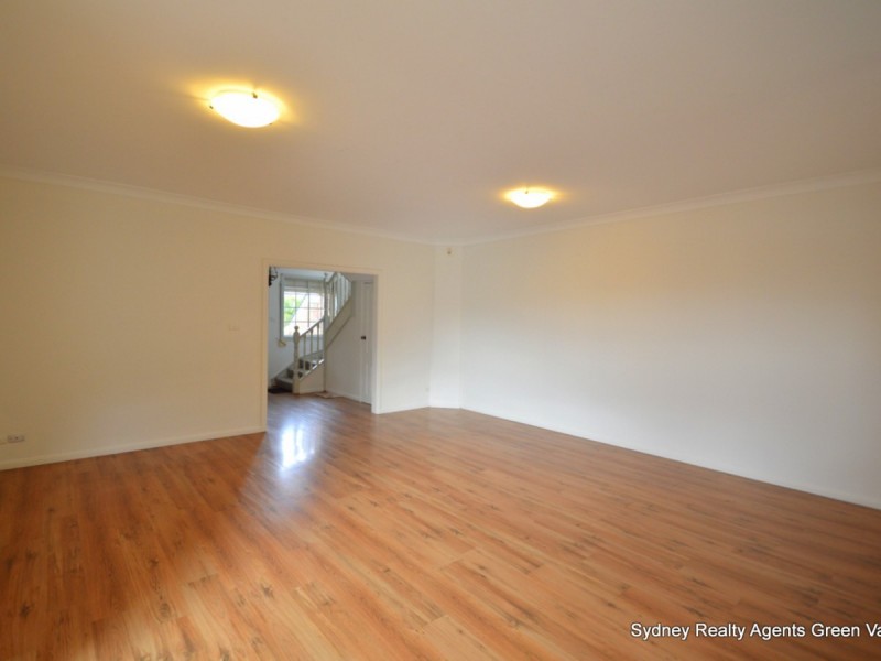 2/182 Wilson Road, Green Valley NSW 2168