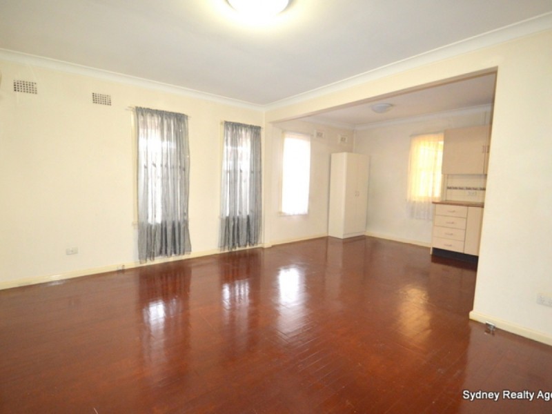 22 Waratah Avenue, Casula NSW 2170