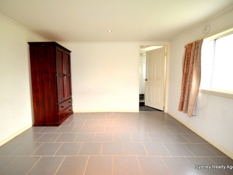 22 Waratah Avenue, Casula NSW 2170