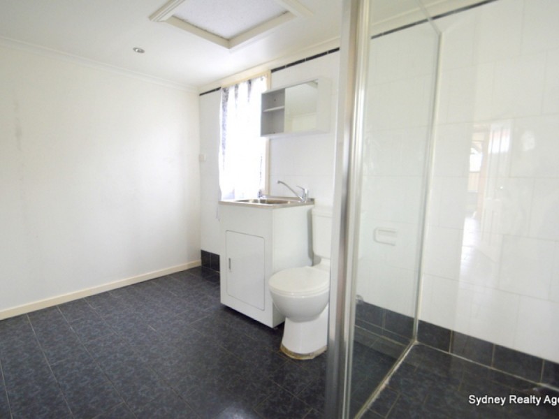 22 Waratah Avenue, Casula NSW 2170