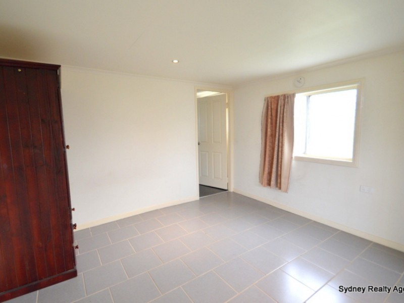 22 Waratah Avenue, Casula NSW 2170