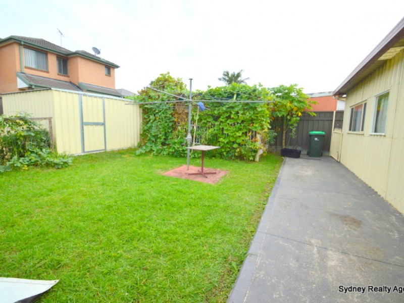 22 Waratah Avenue, Casula NSW 2170