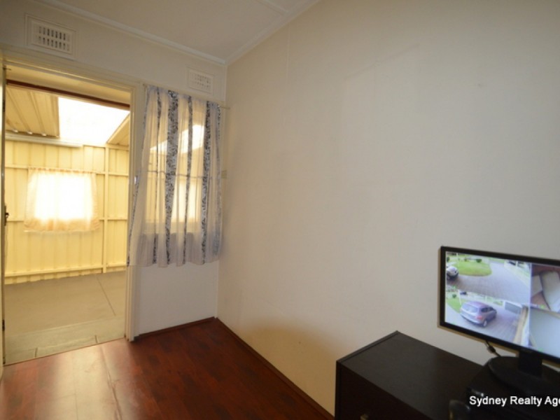 22 Waratah Avenue, Casula NSW 2170