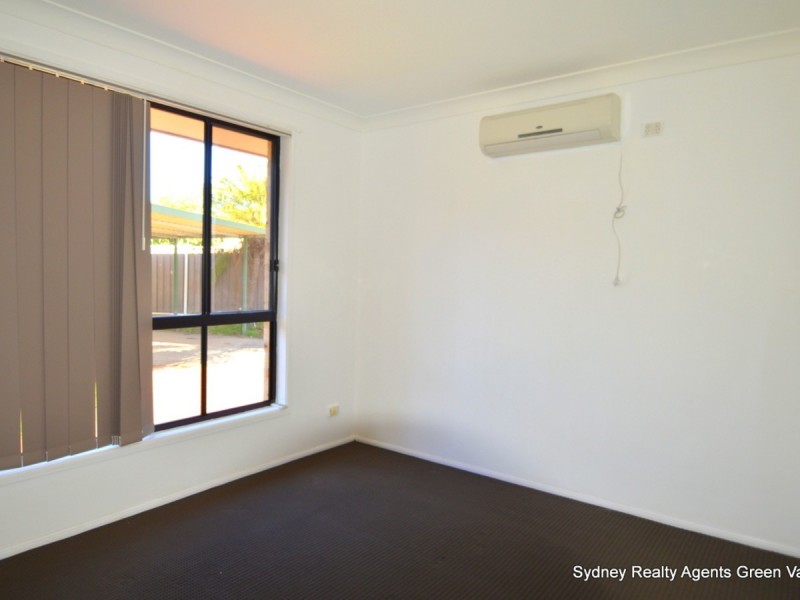 101B Oliveri Crescent, Green Valley NSW 2168