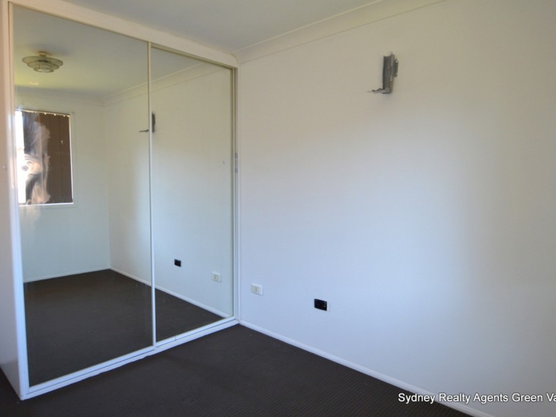 101B Oliveri Crescent, Green Valley NSW 2168