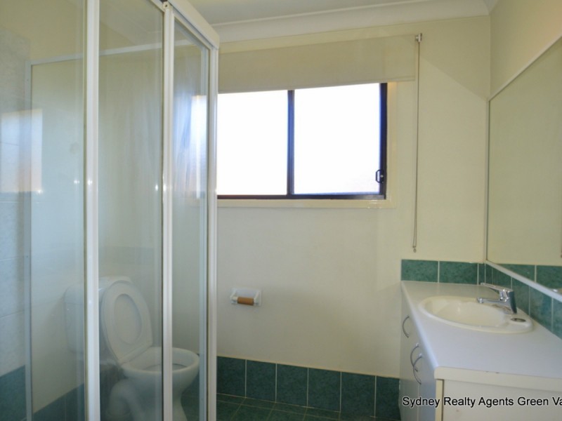 101B Oliveri Crescent, Green Valley NSW 2168