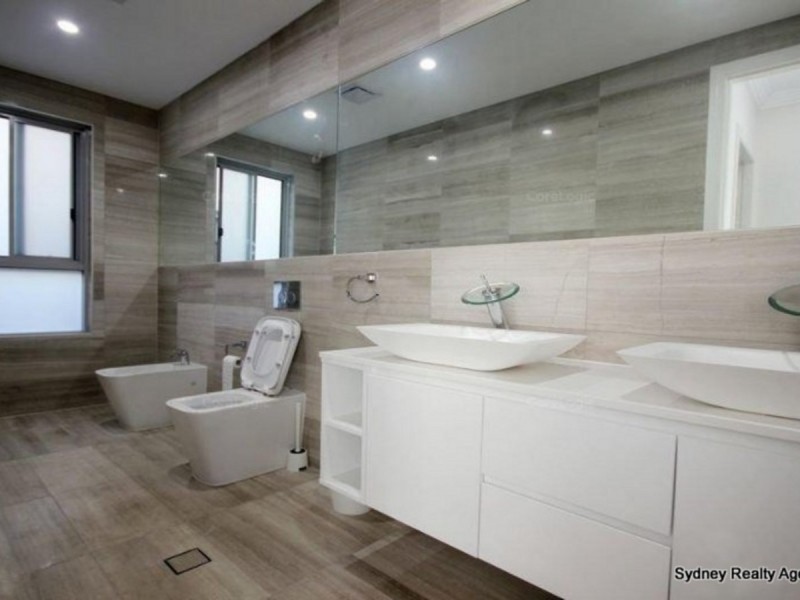 83 Swan Road, Edensor Park NSW 2176