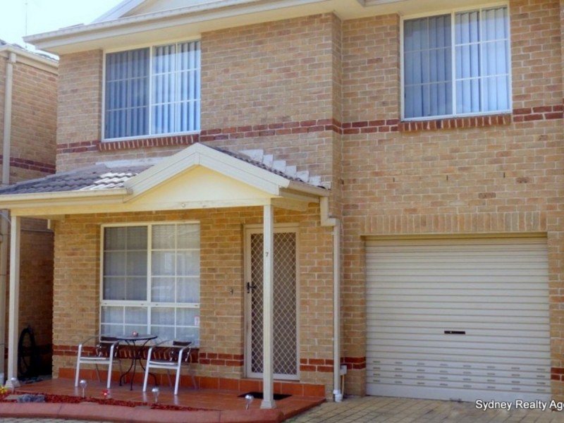 7/28 Warialda Way, Hinchinbrook NSW 2168