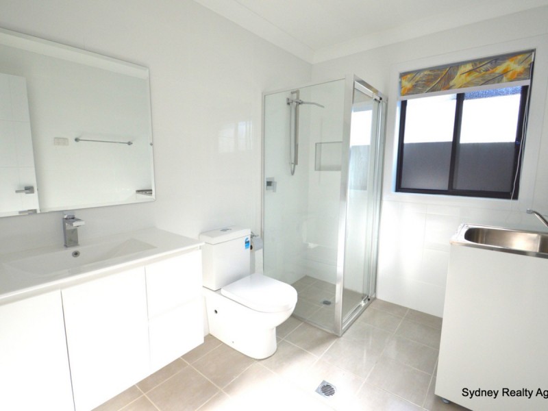 19A Hewison Avenue, Green Valley NSW 2168