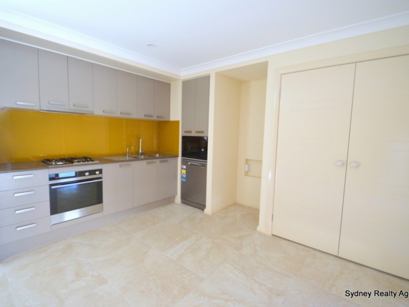 18a Corinda Street, St Johns Park NSW 2176