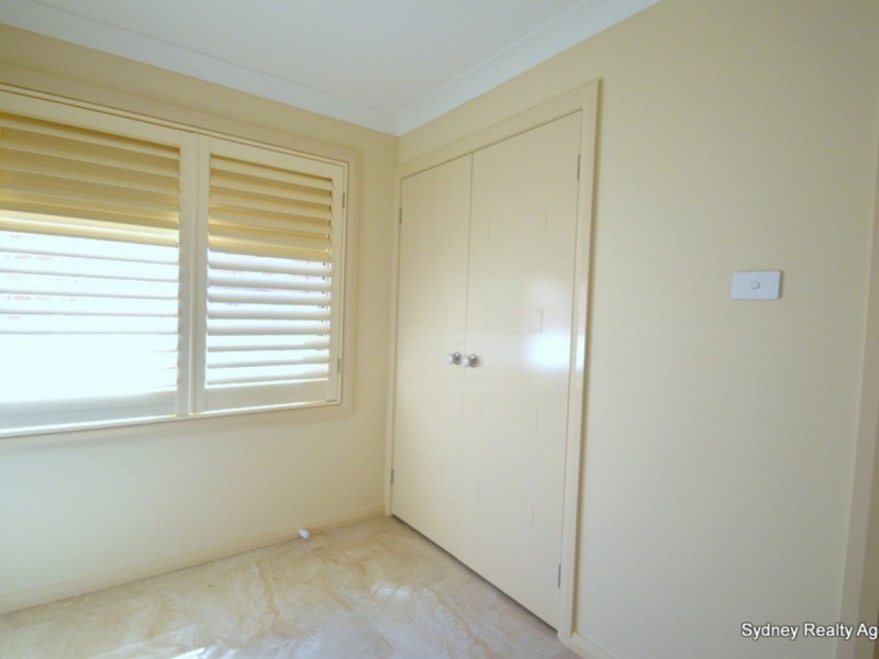 18a Corinda Street, St Johns Park NSW 2176