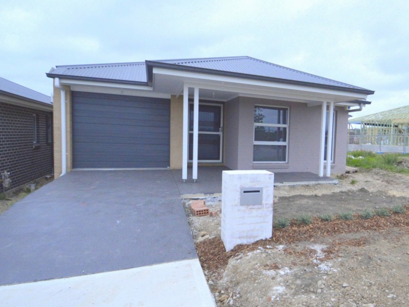 75 Commissioners Drive, Denham Court NSW 2565