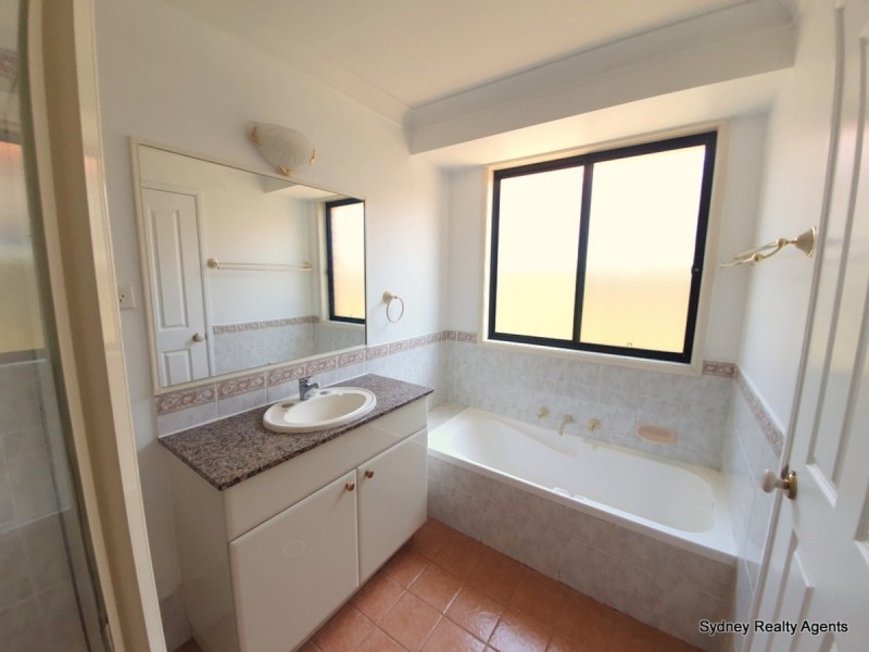 17 Delambre Place, Hinchinbrook NSW 2168