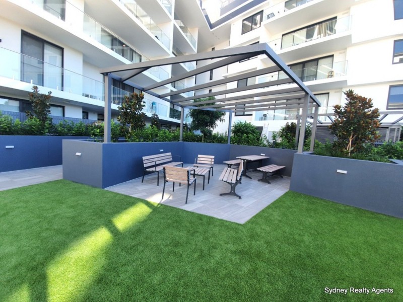 404a/2 Calabria Lane, Prairiewood NSW 2176