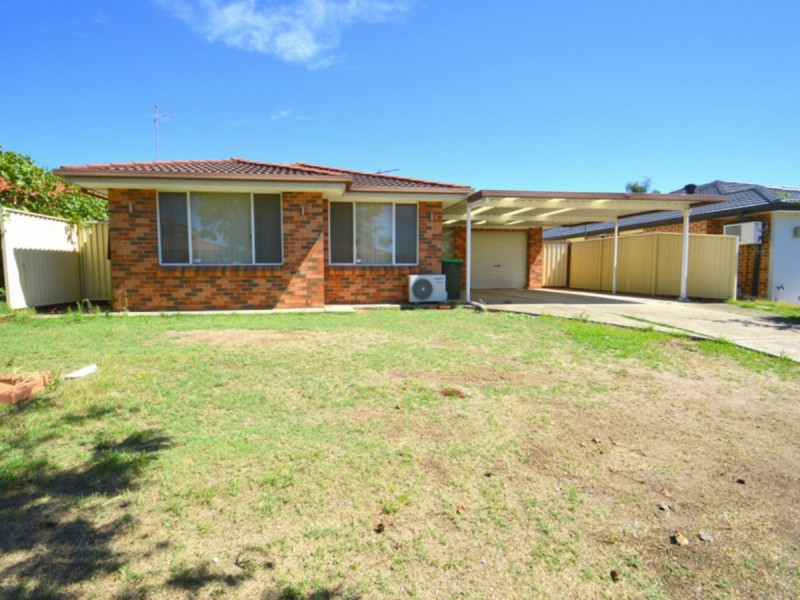 11 Nymboida Street, Hoxton Park NSW 2171