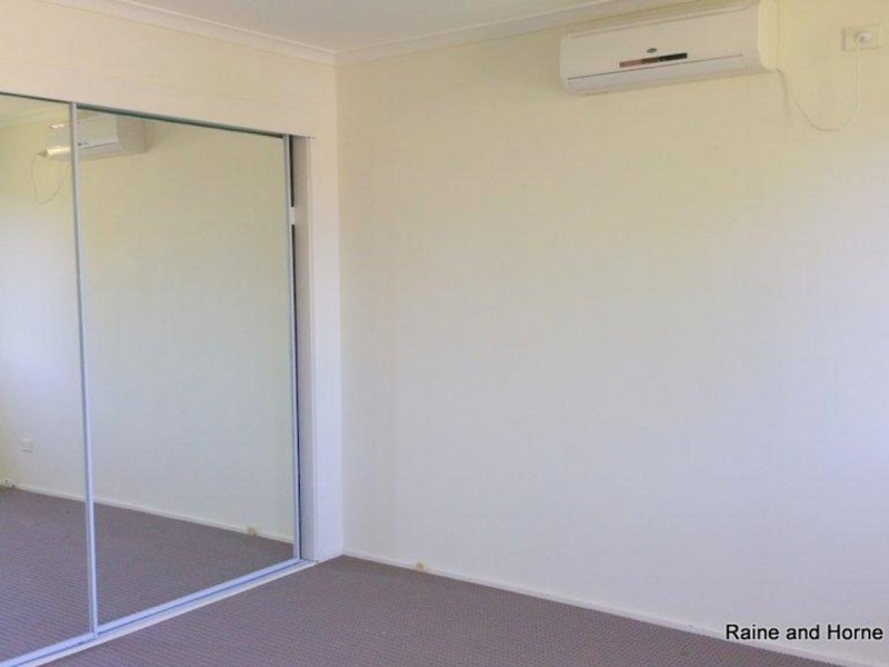 101A Oliveri Crescent, Green Valley NSW 2168