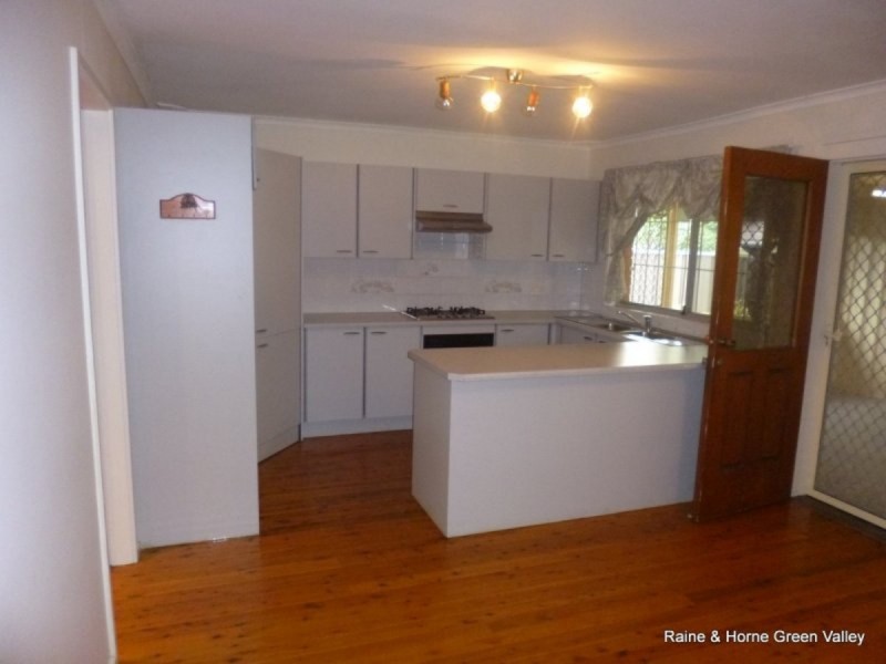 101A Oliveri Crescent, Green Valley NSW 2168
